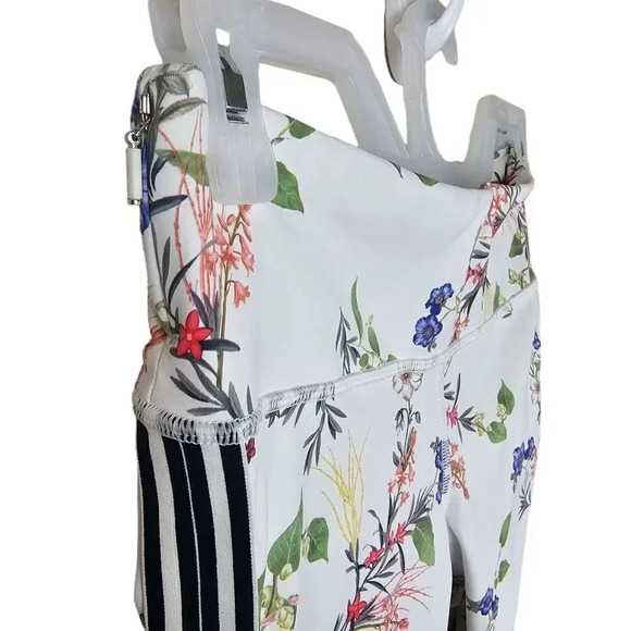 Athleta Contender Blossom‎ 7/8 leggings floral - Picture 3 of 11
